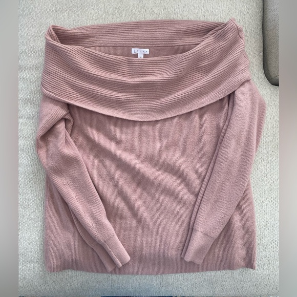 SOLD Off the Shoulder sweater Leith 2x - Picture 2 of 3